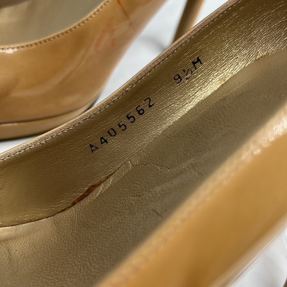 Stuart Weitzman Sz 9.5 Nude Platswoon Patent Leather Pumps - Picture 10 of 16